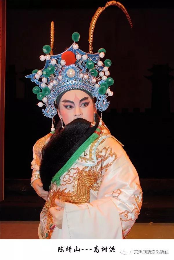 人物介绍上集中陈立君饰演的陈月英是一个能文善武,跨时18年的母亲